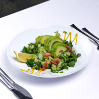 Avokado Salata